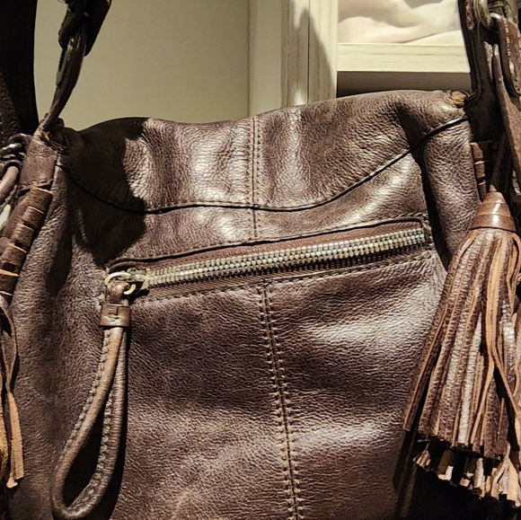 100% Leather Lockheart shoulder bag. Brown leather. Approx size 11 " x 11" - Picture 6 of 11